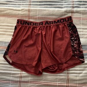 Under Armour Loose Womens Burgundy Running Shorts Medium Athletic